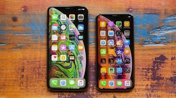 có nên mua iphone xách tay hàng chính hãng